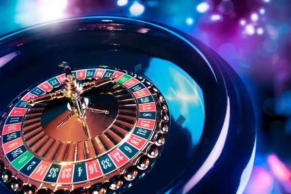 menara138 mobile app interface showing sportsbook and live casino options